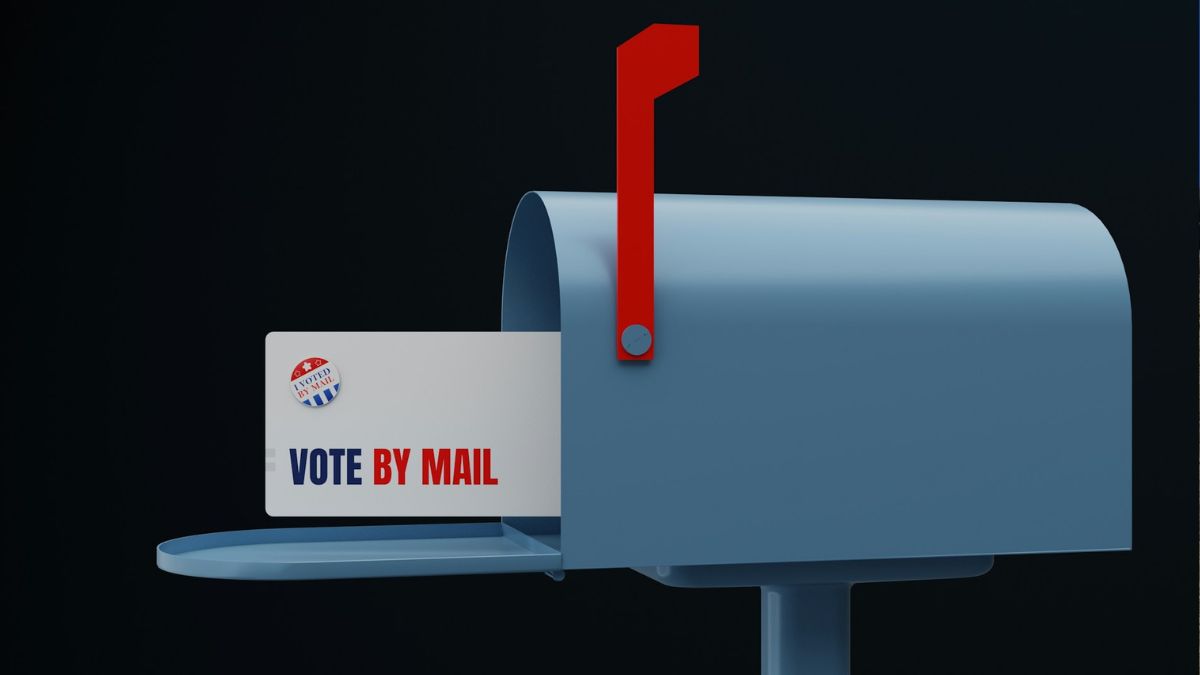 the states that allow voting by mail and absentee voting in the upcoming presidential election in November 2024