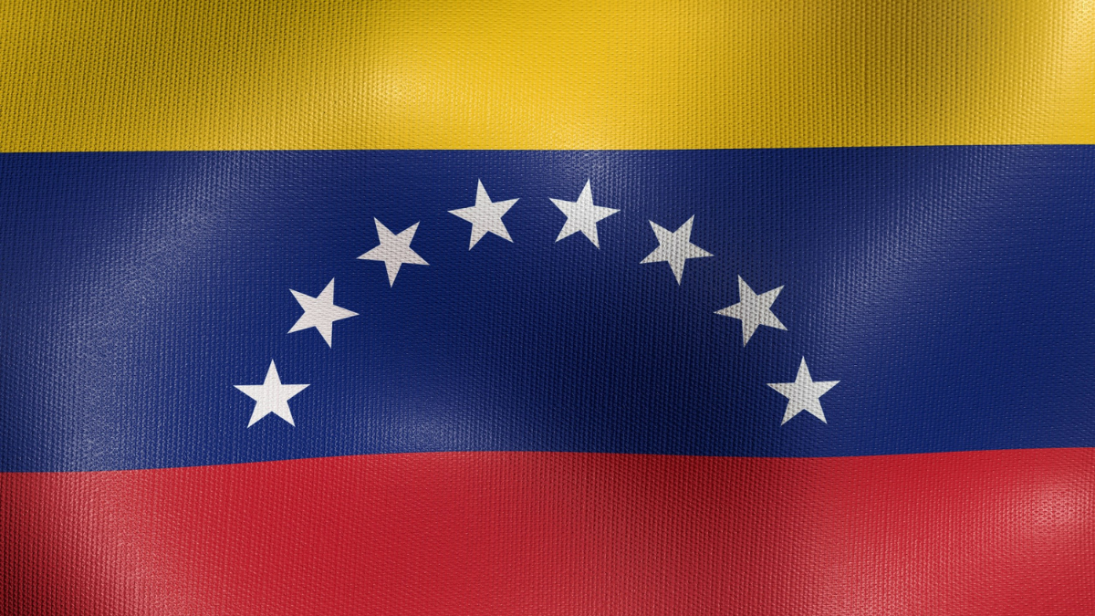 Why does Nicolás Maduro always wears a tracksuit and what does Hugo Chávez have to do with it?