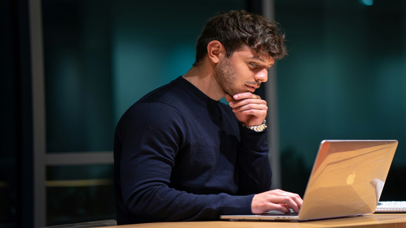 What is the difference between a 401(k) and an IRA