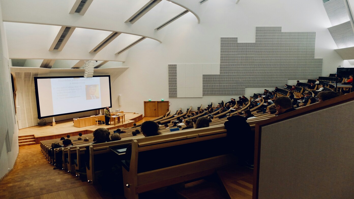 How much does it cost to study at Stanford University in 2025?