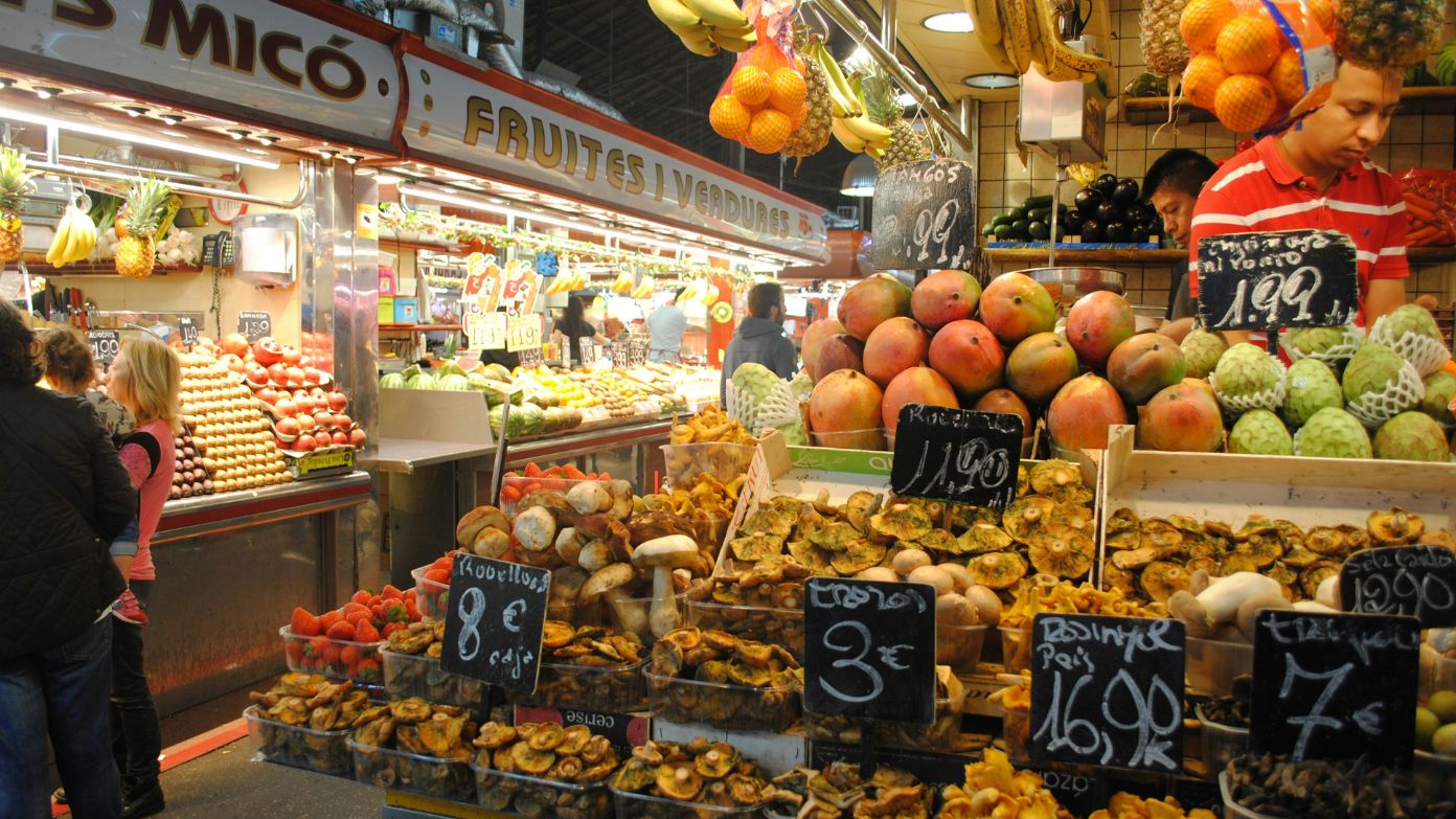A simple grocery shopping strategy to cut costs, save time, and reduce waste