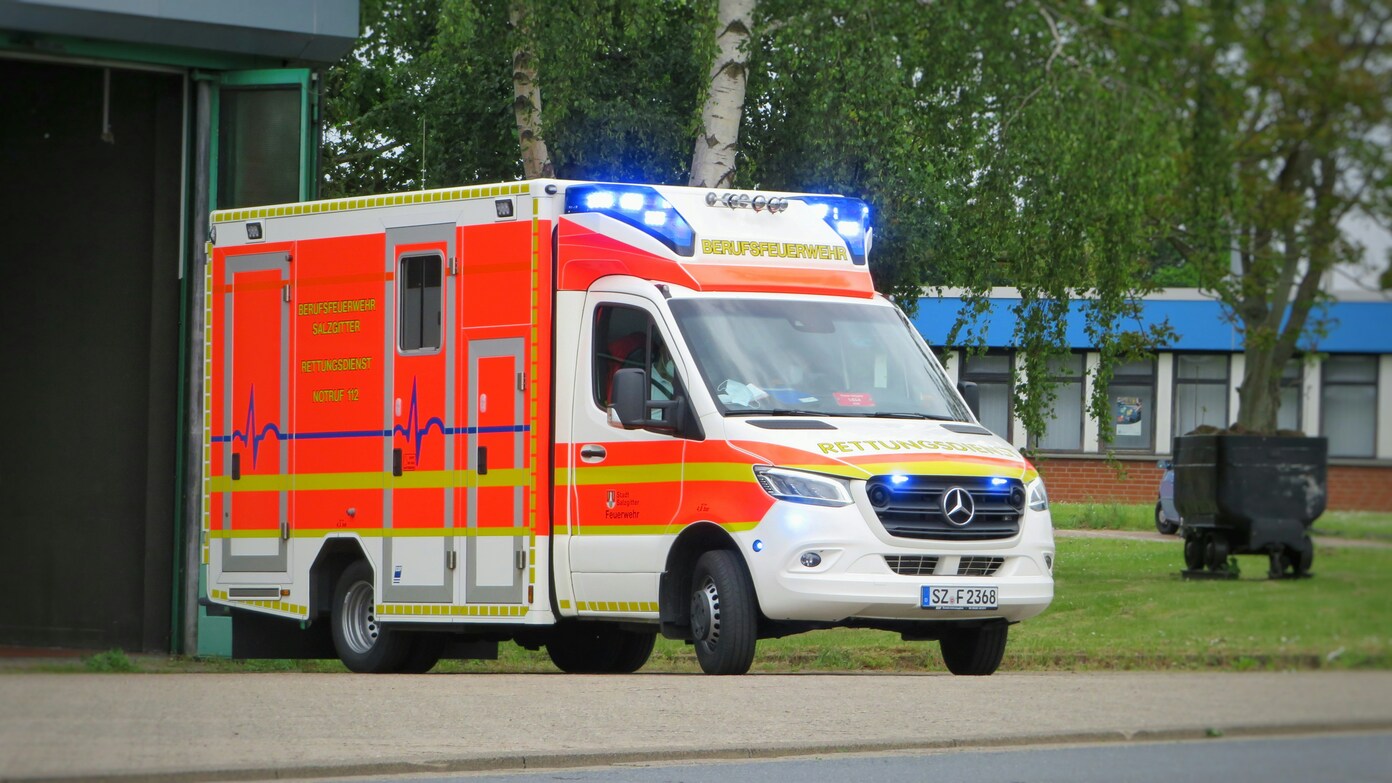 Can you go to any hospital, pay for an ambulance, or pay medical expenses with VA benefits?
