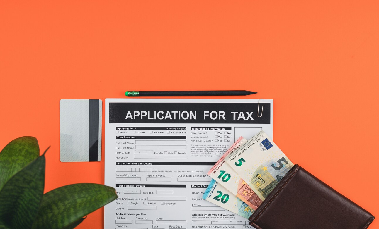 What is the difference between a tax credit and a tax deduction for my IRS tax return?