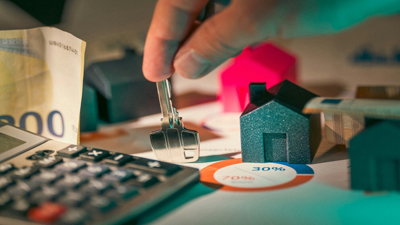 How much will you pay each month for a $2,700,000 mortgage?