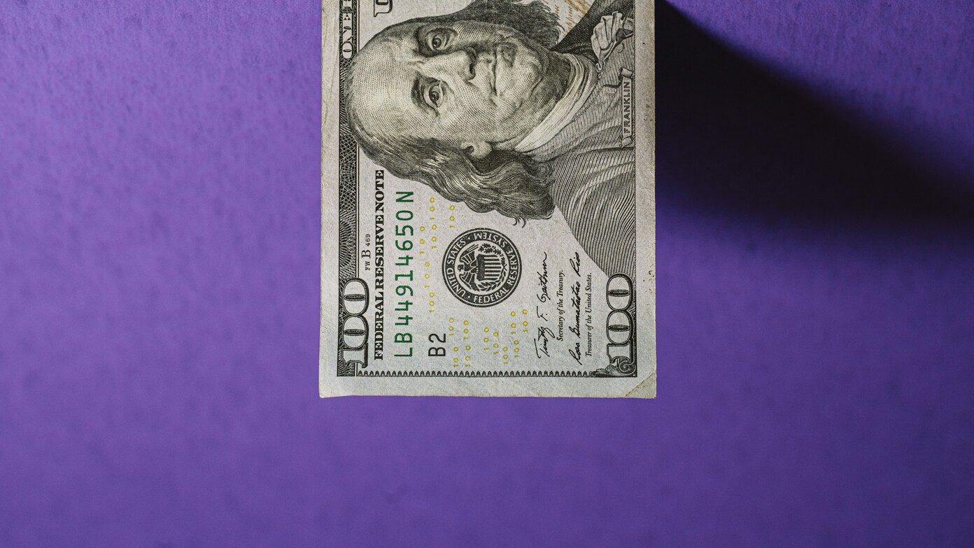 Pay attention to these 5-buck bills in your wallet - If they have these serial numbers, they can be worth as much as $2,000 among collectors