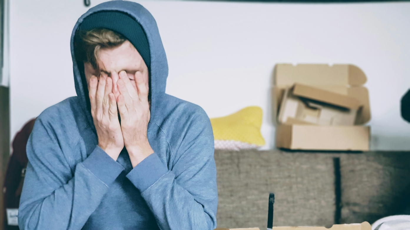 What happens if I miss a student loan payment?