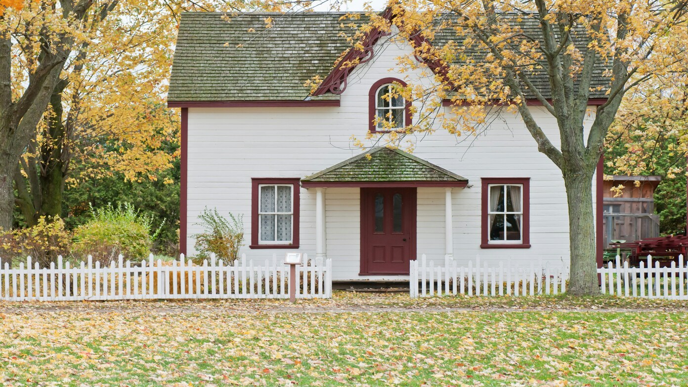 How much will you pay each month for a $900,000 mortgage?