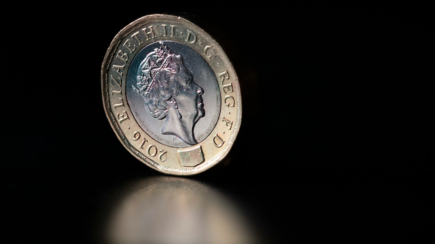 A 1999 Connecticut quarter can be worth up to $10,500 - On one side is Washington and on the other side is the image of a large white oak tree