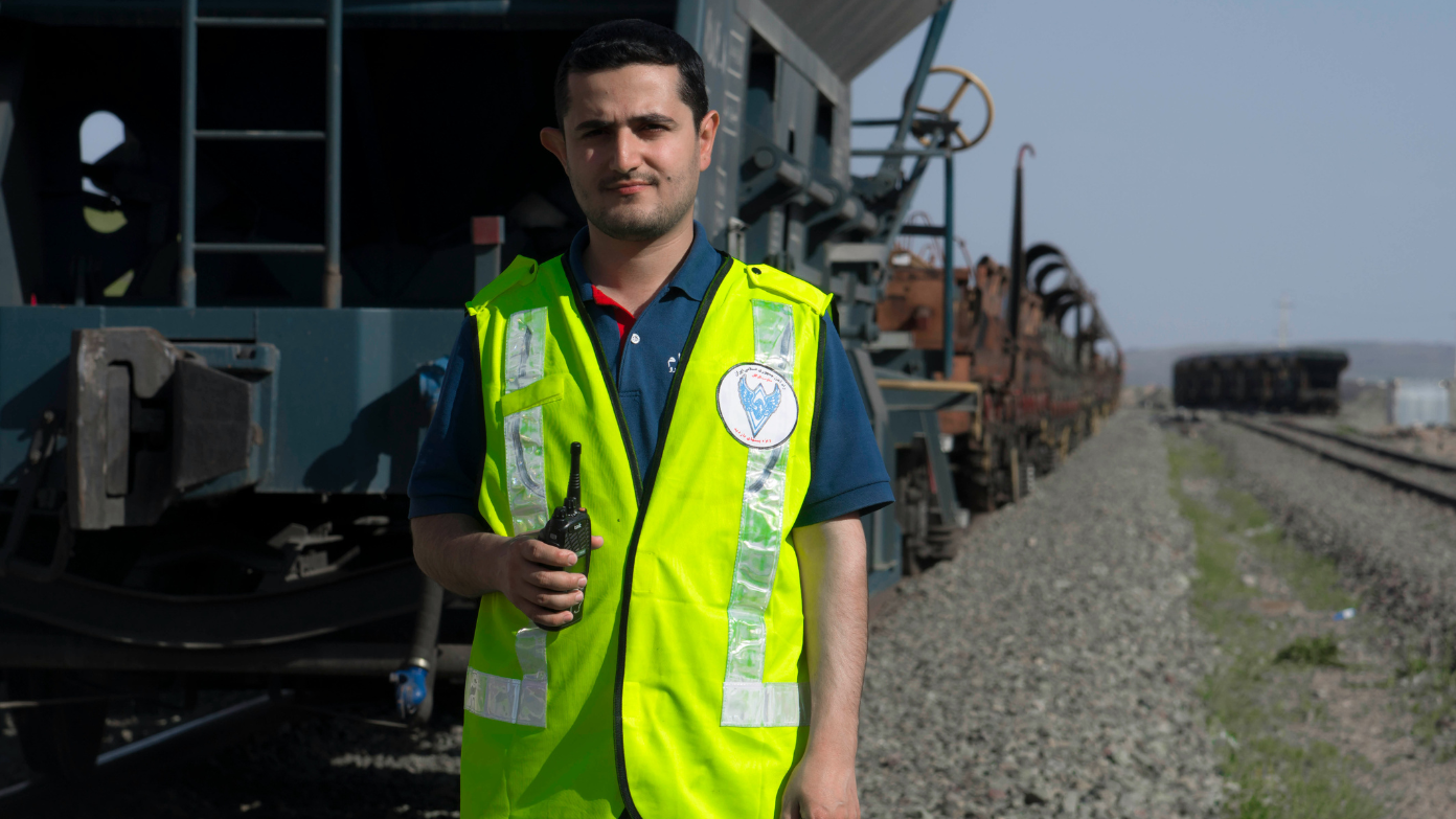 How much does a railroad worker driver earn on average in the United States in 2025 and what is the salary with allowances?