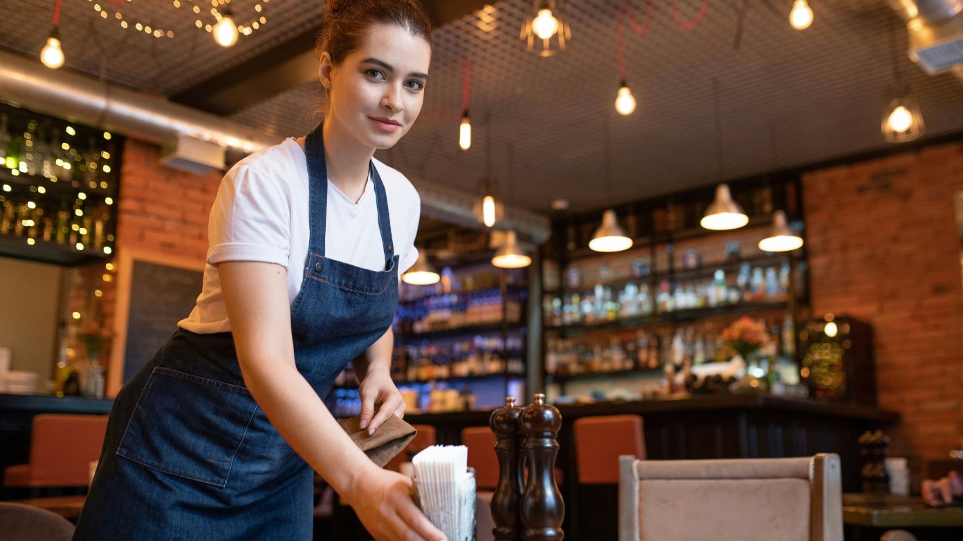 A simple breakdown of bartender salaries and what you can expect to earn with experience and allowances