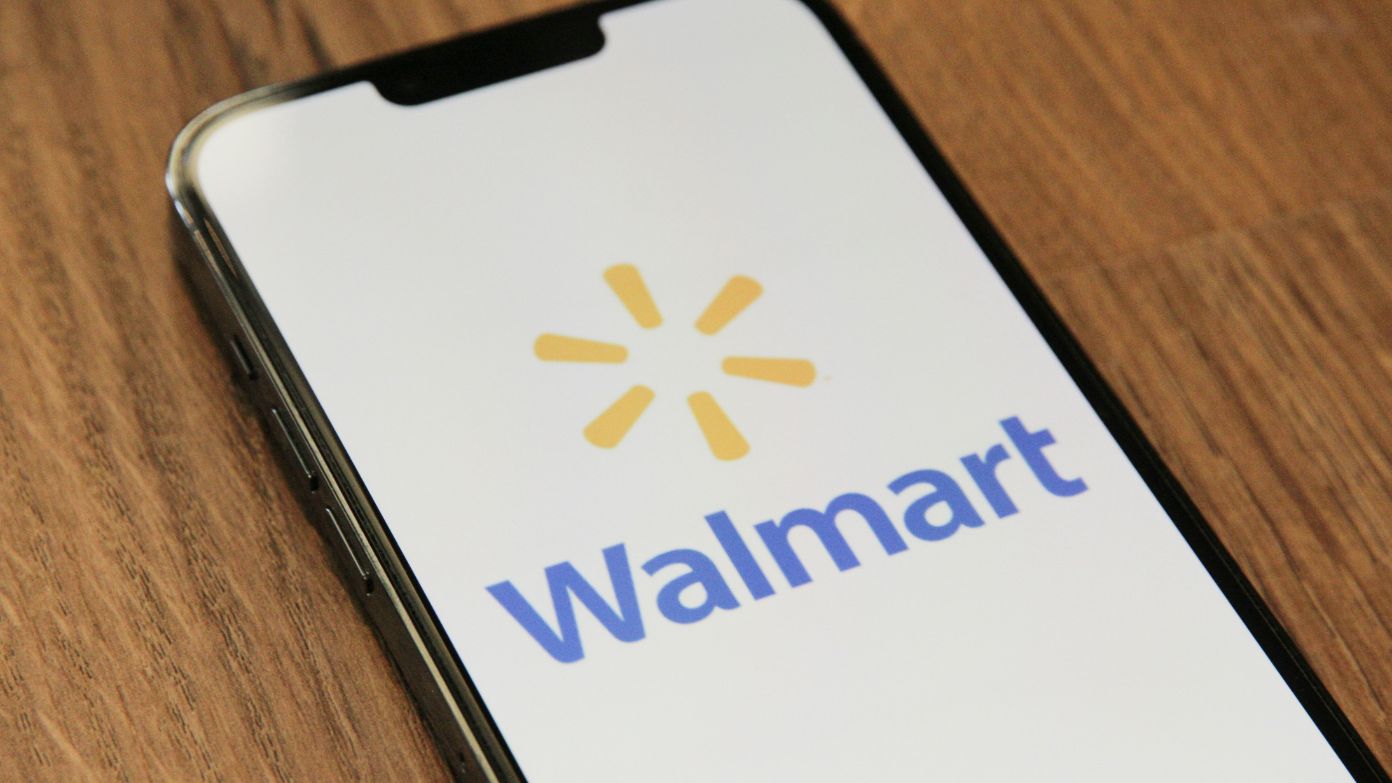 Walmart warns of upcoming price hikes as tariff tensions strain narrow retail margins