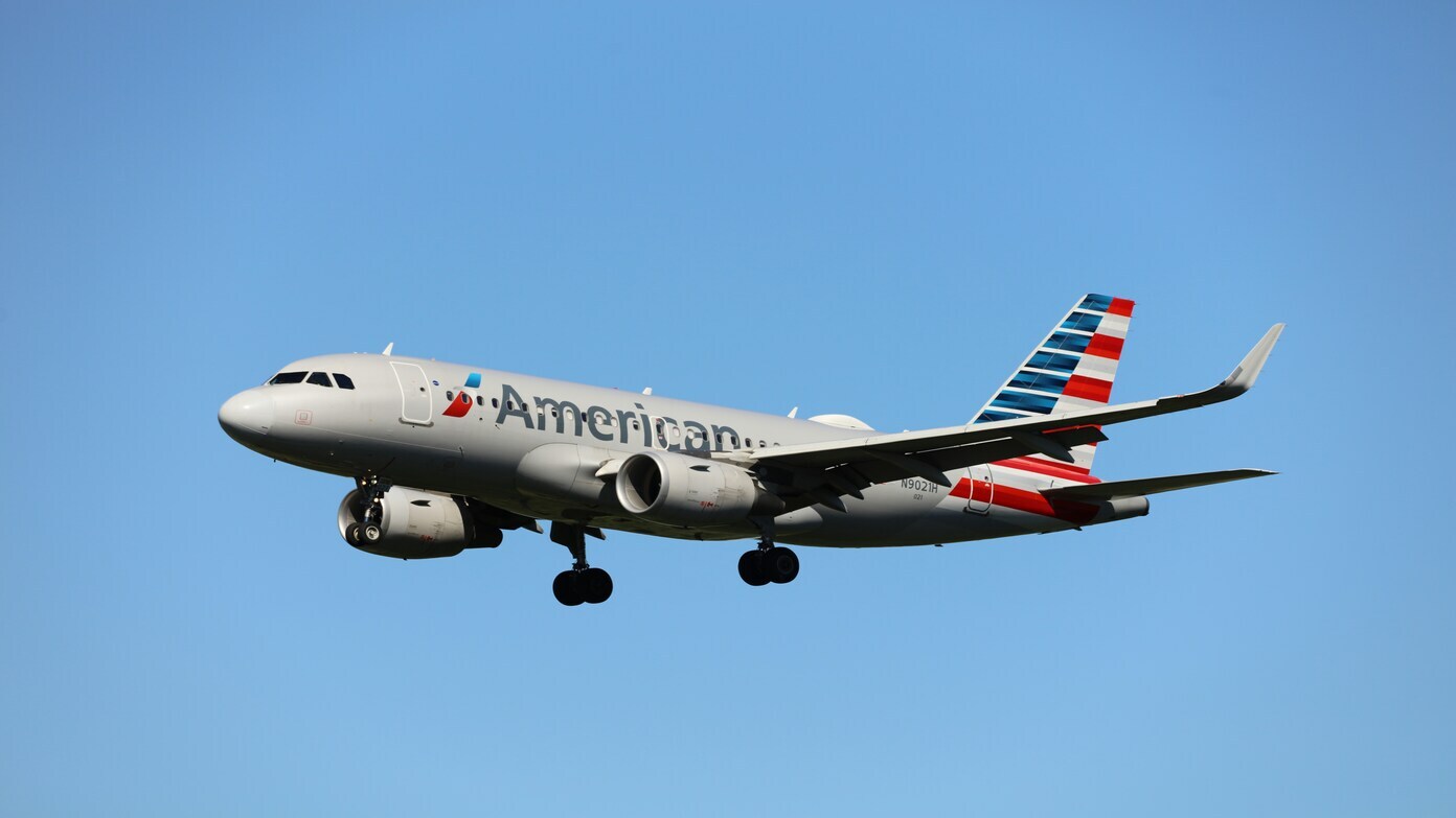 Neither American Airlines nor United Airlines - These airlines had the most and least passenger complaints in 2024