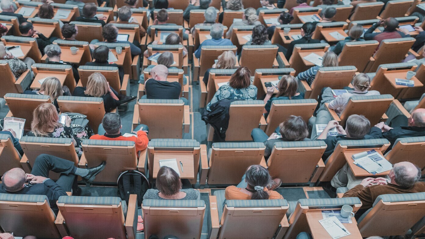 An American with $30,600 in student loans casts doubt with payments due in 2026 and gets the best answer: “It's probably the worst decision you could make