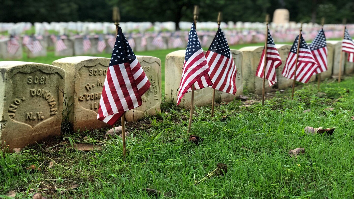 Is Memorial Day a federal holiday or is it just for fallen soldiers? This is the true origin of the May 25 holiday.