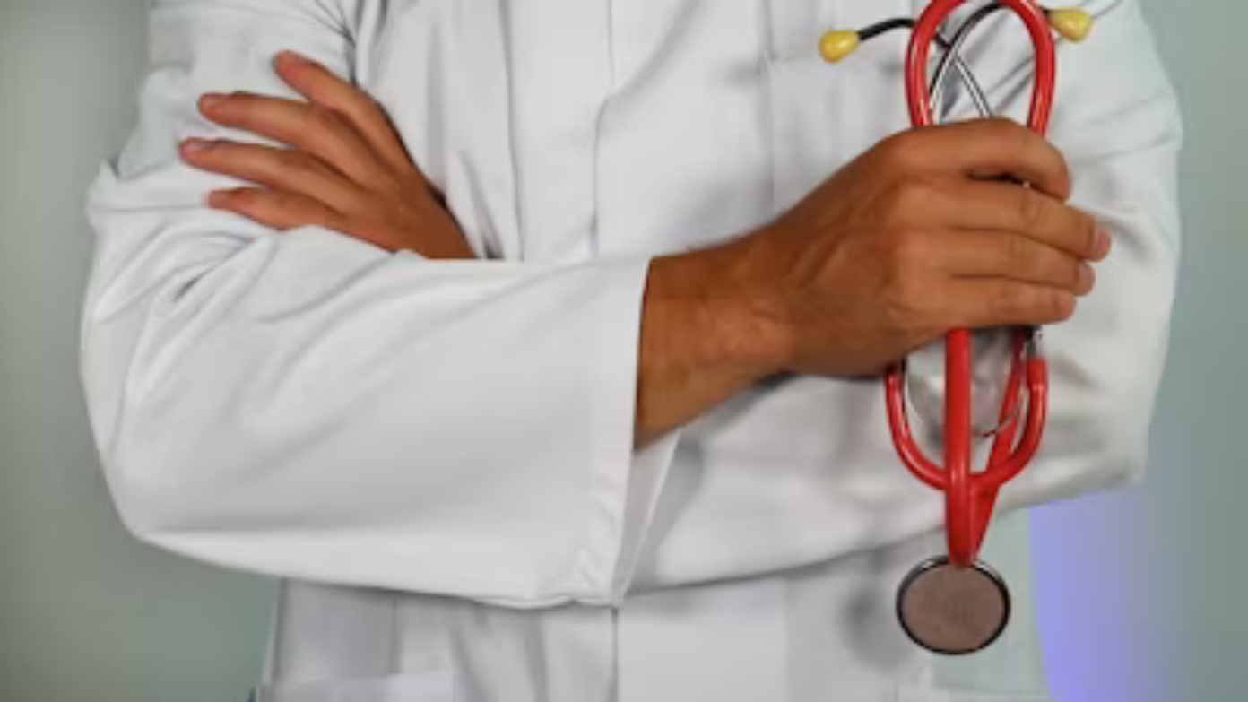 Nurse anesthetist's side hustle that brings in over a million for one's day work a week