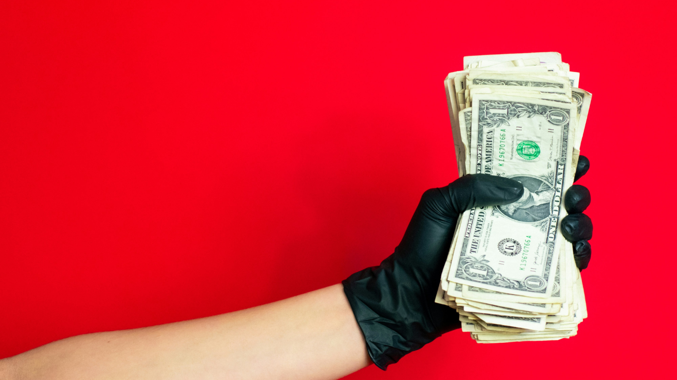 Cash vs plastic: if you want to save money, here's where you should be paying in cold, hard cash