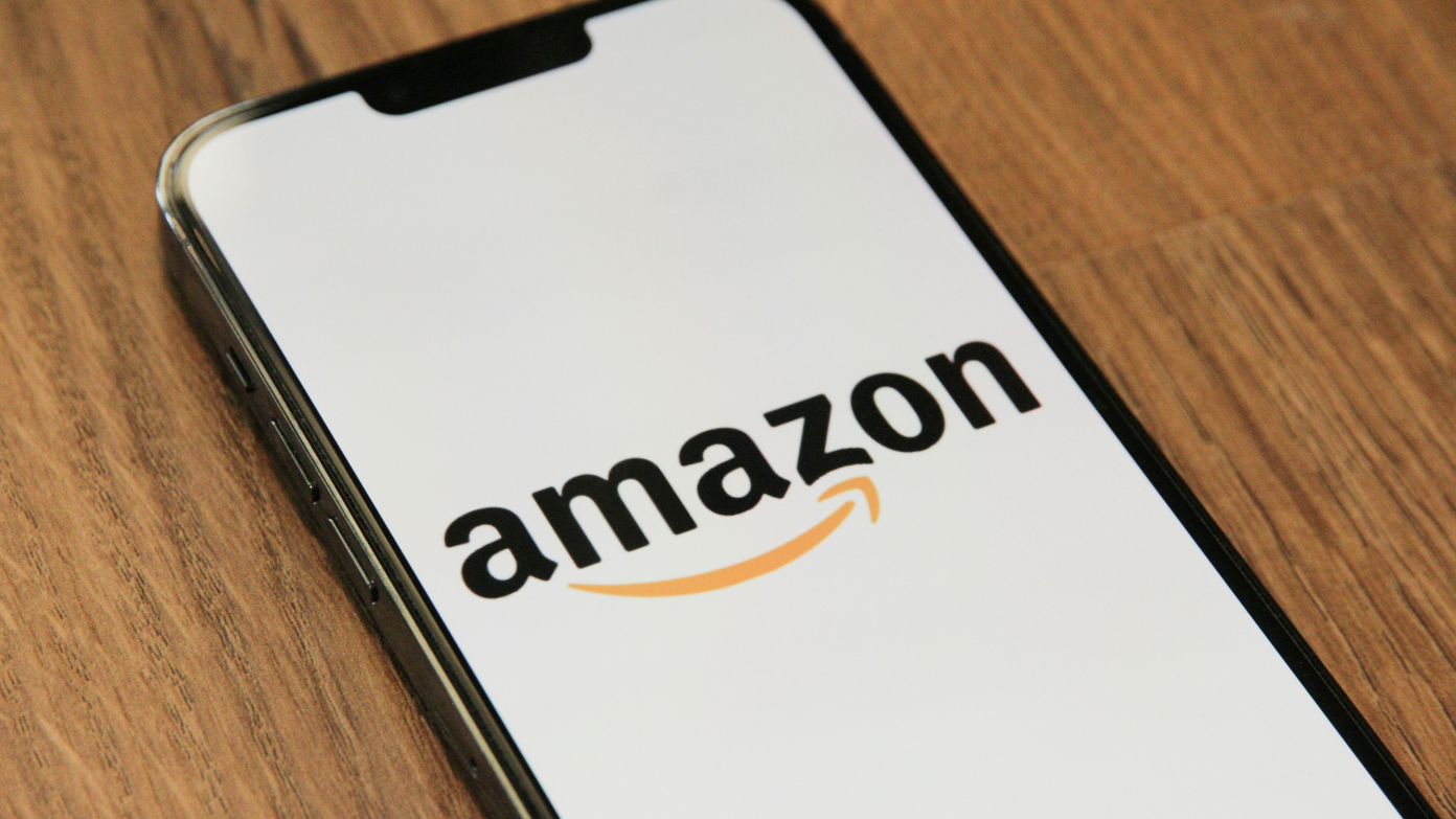 Goodbye Mother's Day - Spending boy grabs mom's cell phone and spends more than $4,000 on candy on Amazon for a party with friends