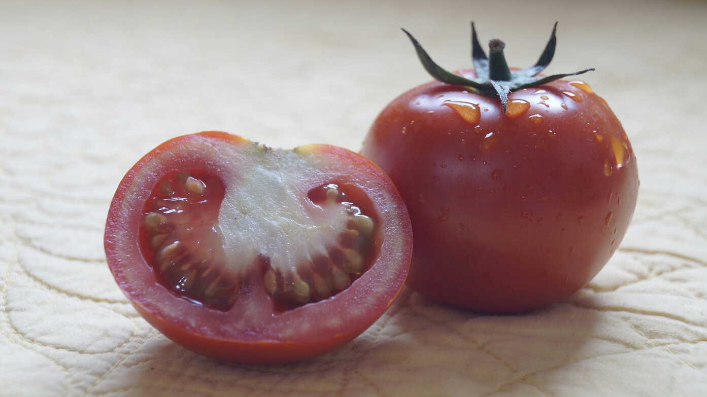 F.D.A. updates tomato recall, warning of high risk of illness or death to Americans - These are the affected lots and produce nationwide