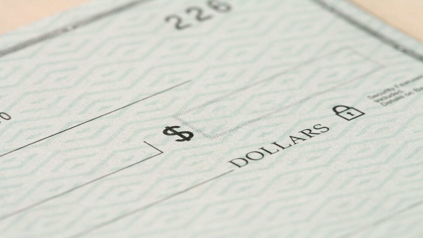 Is the IRS sending a $3,000 refund check to all Americans? A user gives the clue about the alleged payment that is coming in June to every household