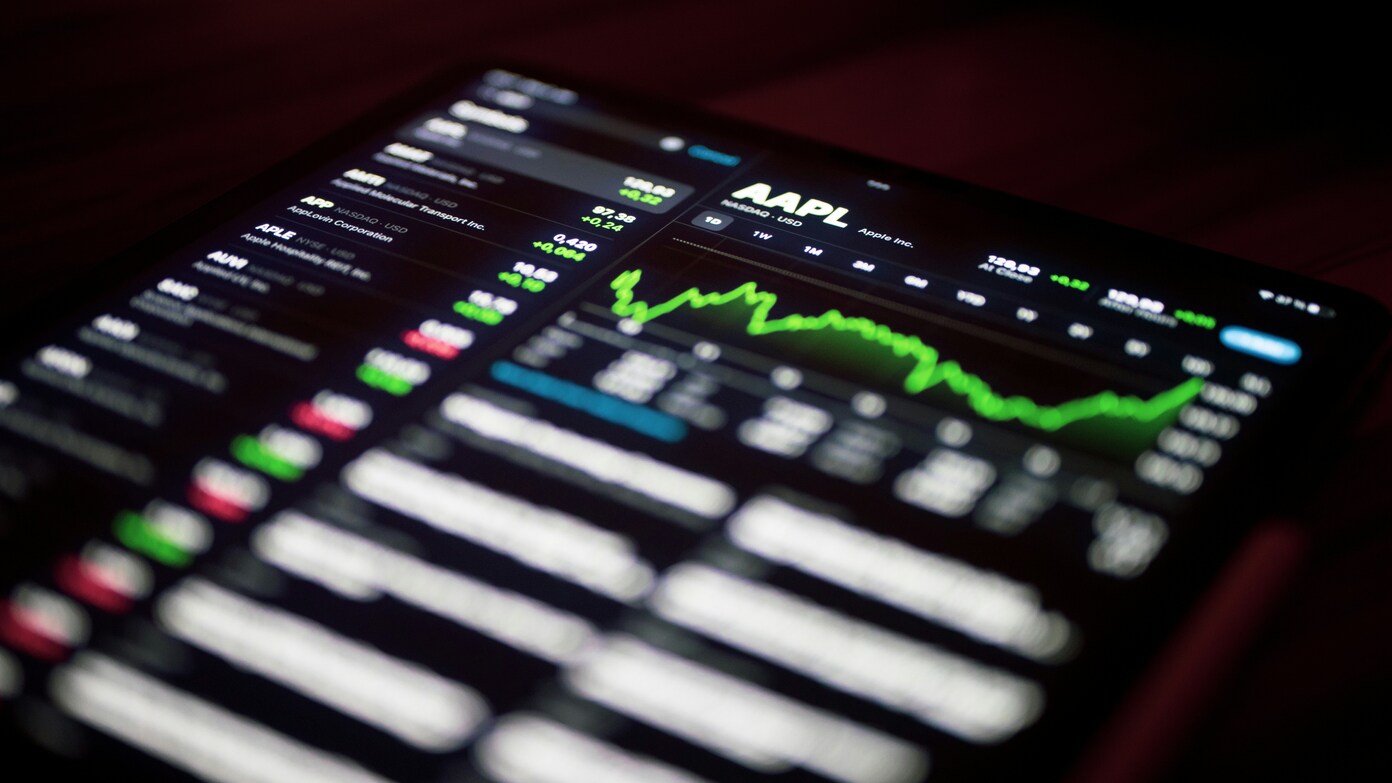 Major miner stock soars on huge Apple deal