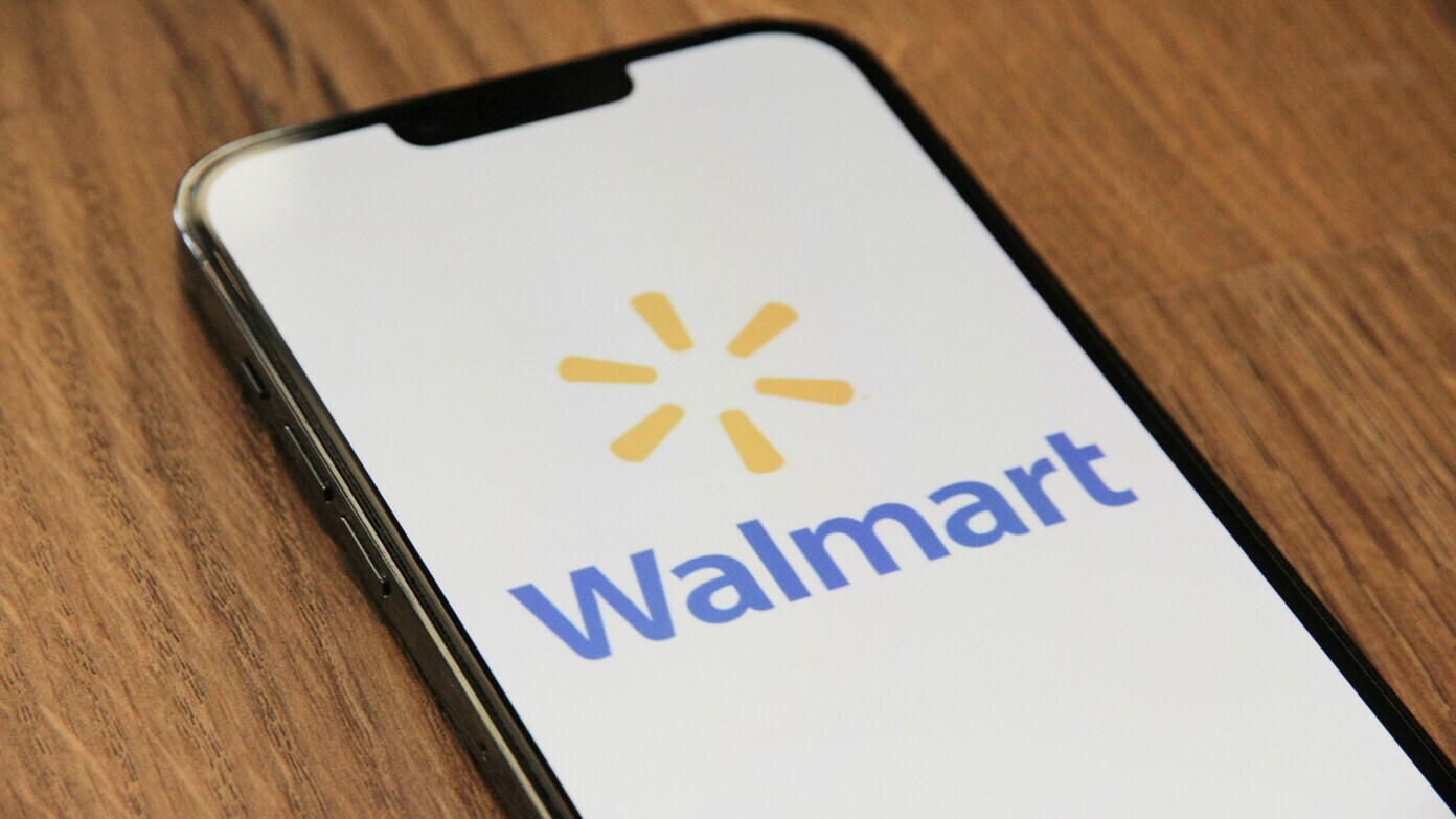 Bad news for Walmart in Albuquerque - Protests escalate on Coors Boulevard after a man who worked for Spark Driver was arrested for allegedly being illegal
