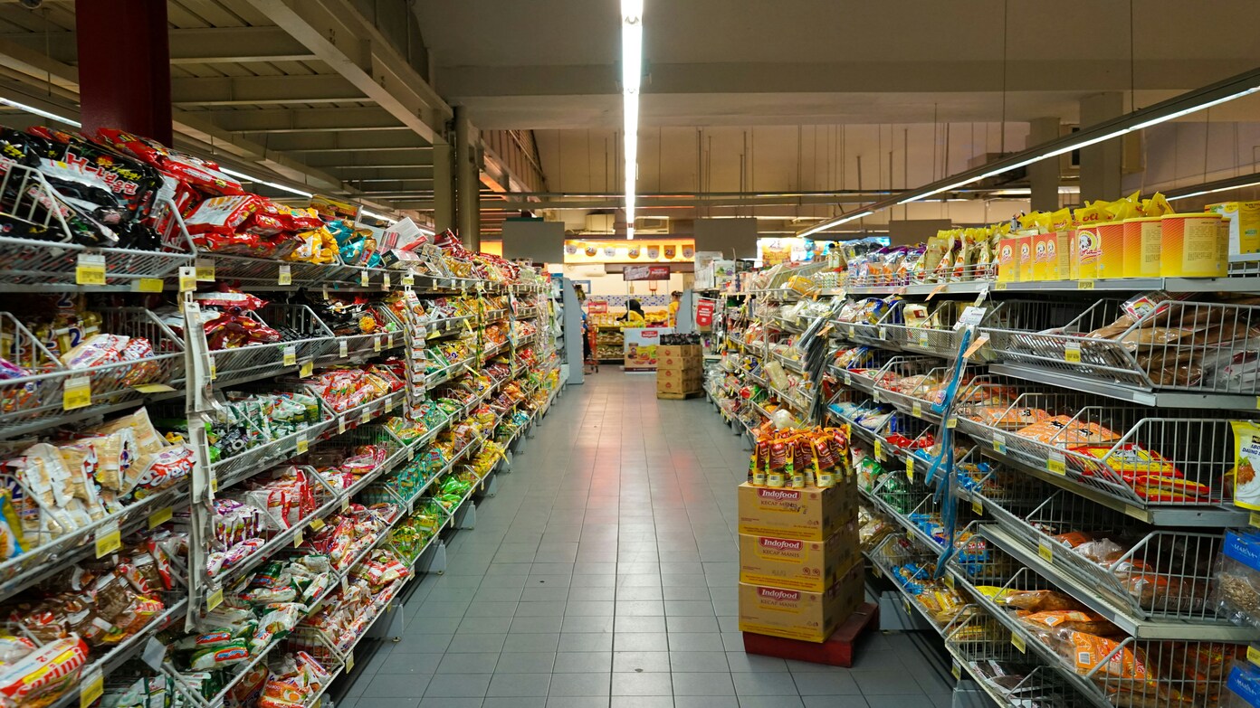 Bad news for Kroger, Target, and Walmart - Amazon is expanding same-day grocery delivery to these 1,000 cities in the United States