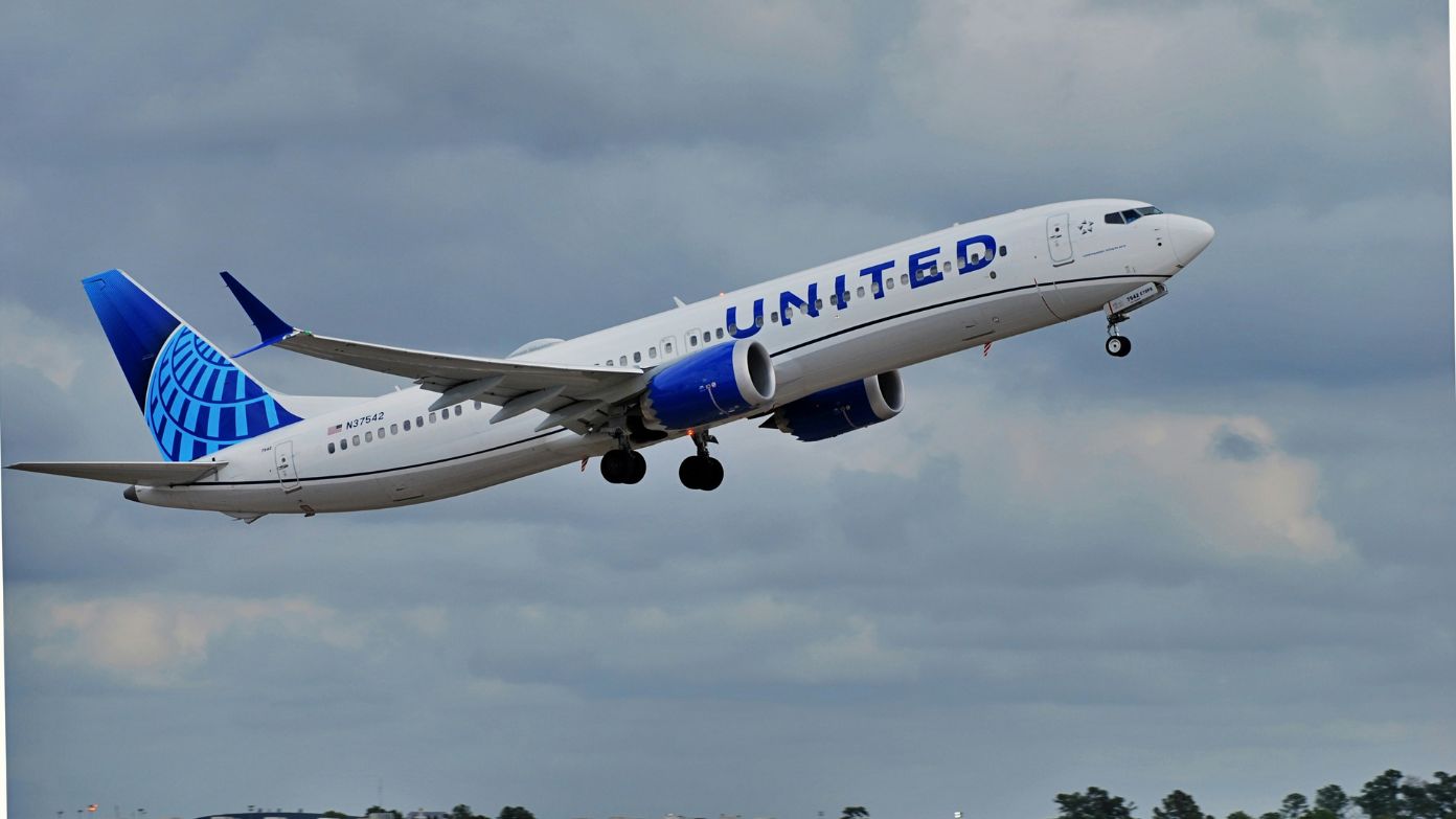 United Airlines chief Scott Kirby says Spirit’s ultra-low-cost model is “fundamentally broken” as rivalry heats up