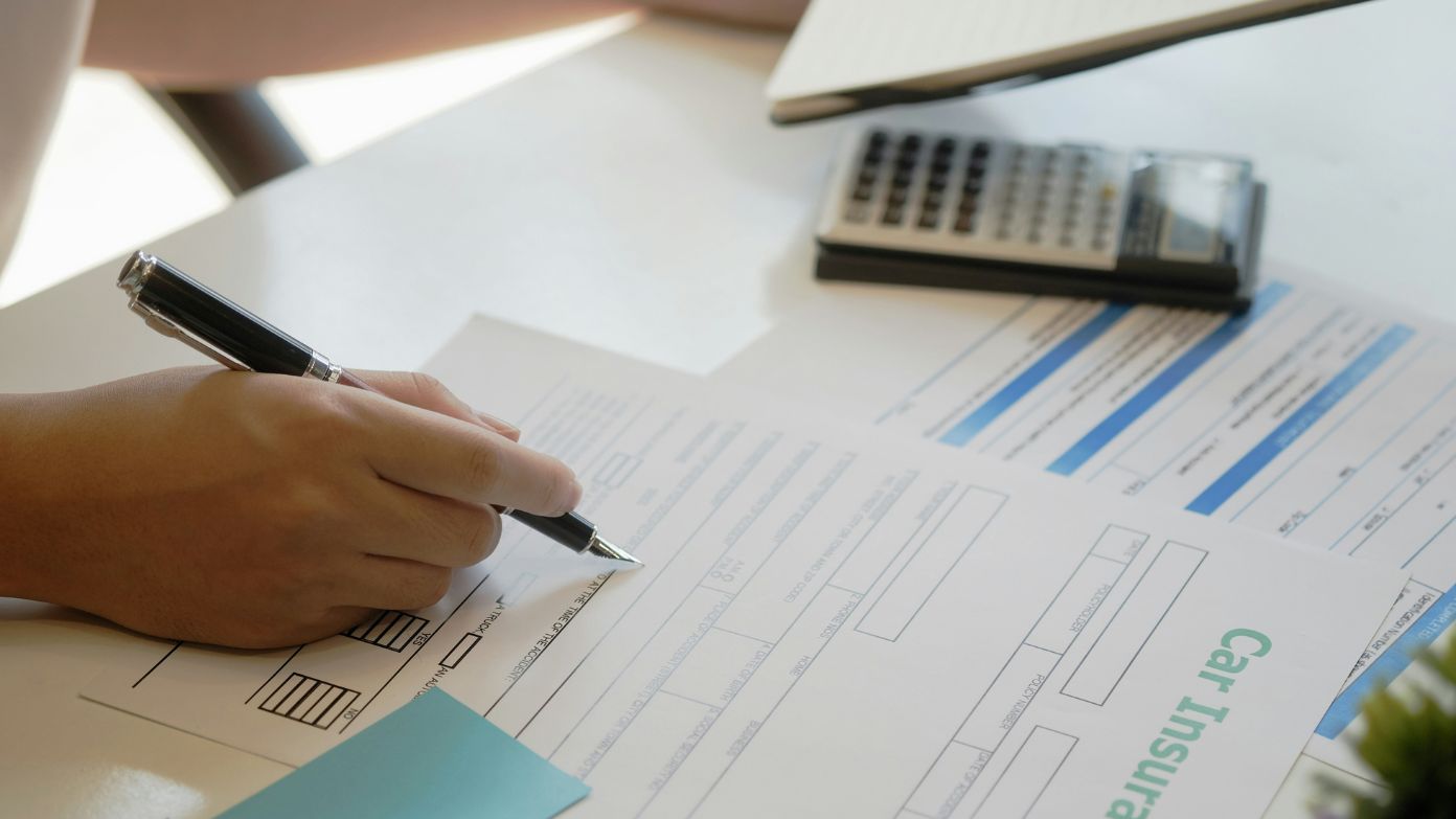 A simple guide to knowing when and how to switch car insurance without losing coverage