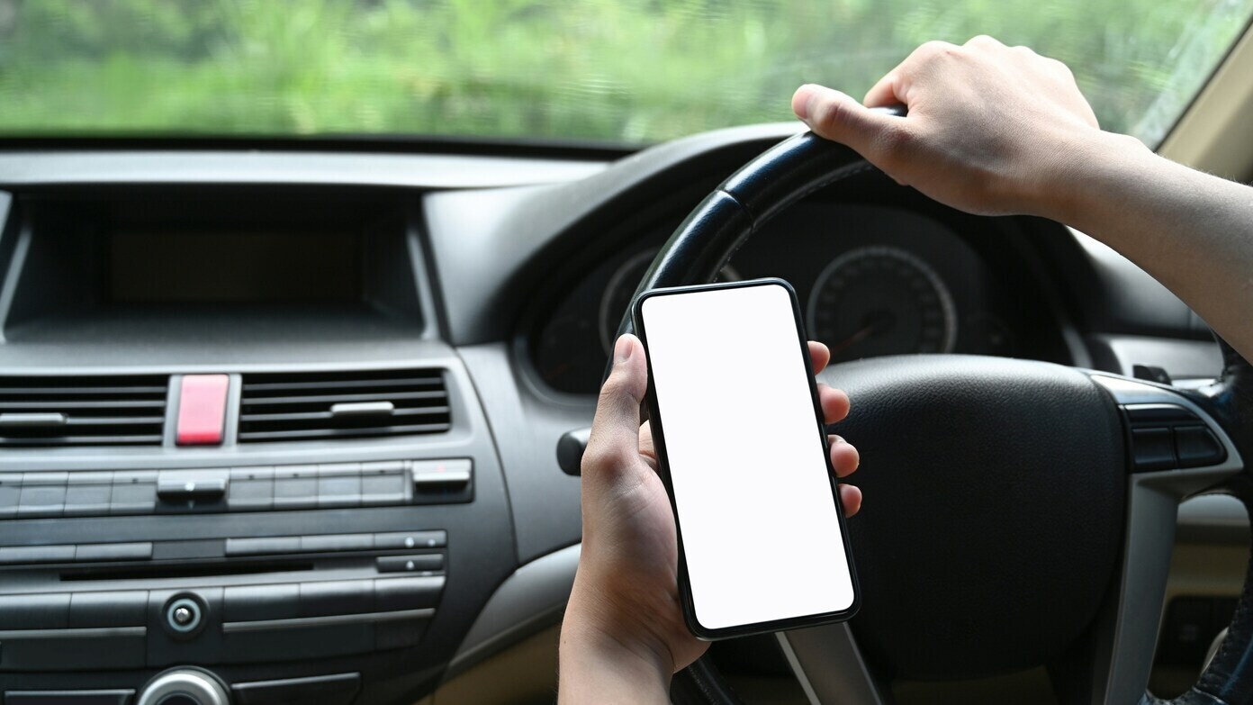 Careful where you put your hands: drivers face $100 fine over new 