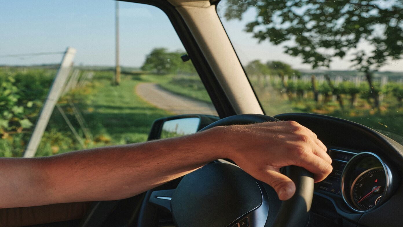 Today, the new law on hands-on driving comes into effect, with fines of $100 in this US state - There are only a few exceptions to avoid the penalty
