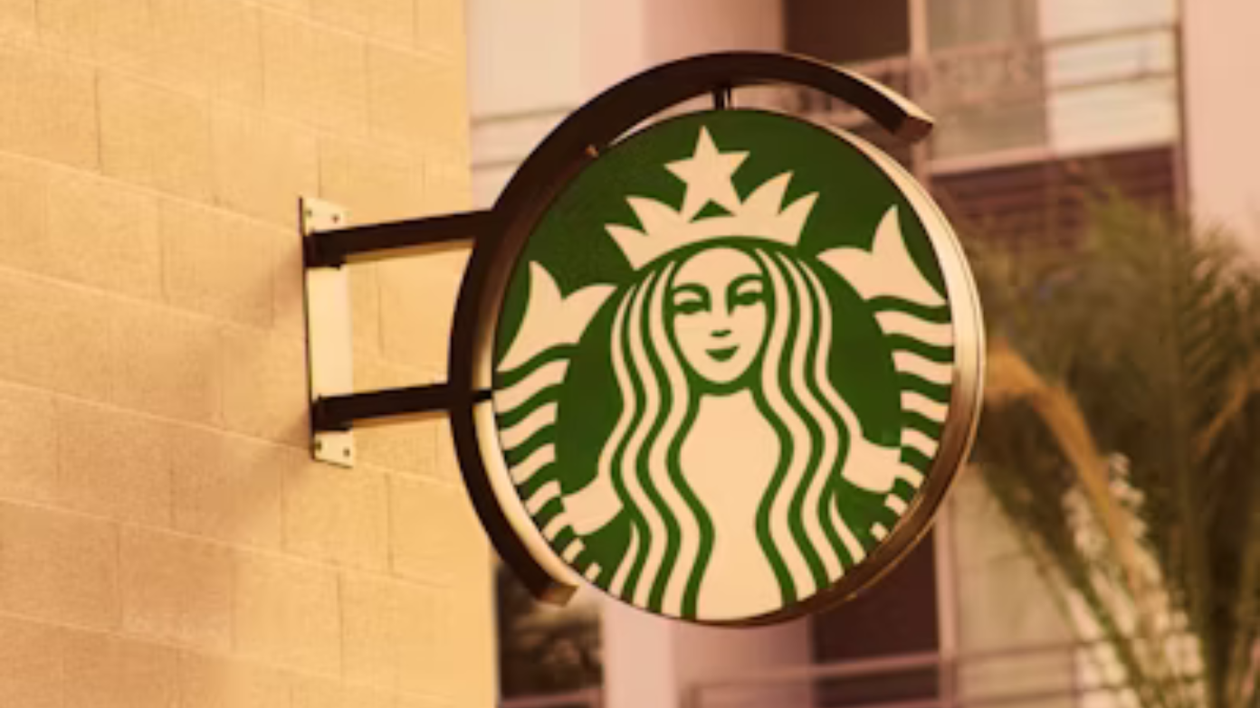 Will Starbucks, Chipotle, Chick-fil-A or Dunkin' be open or closed on Constitution Day 2025? Here are the restaurant opening hours for September 17