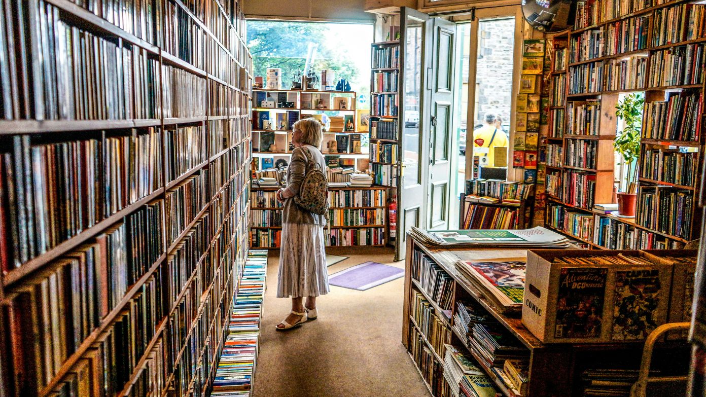 Discount bookstore chain to close branches in several US states - These are the Half Price Books locations that will close in Texas and California in November A wave of closures hits Texas and California — here’s what you need to know