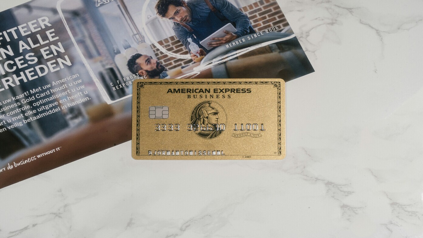 American Express is confirming $200 increases in annual fees for thousands of Americans - Although it will have an added value of $3,500