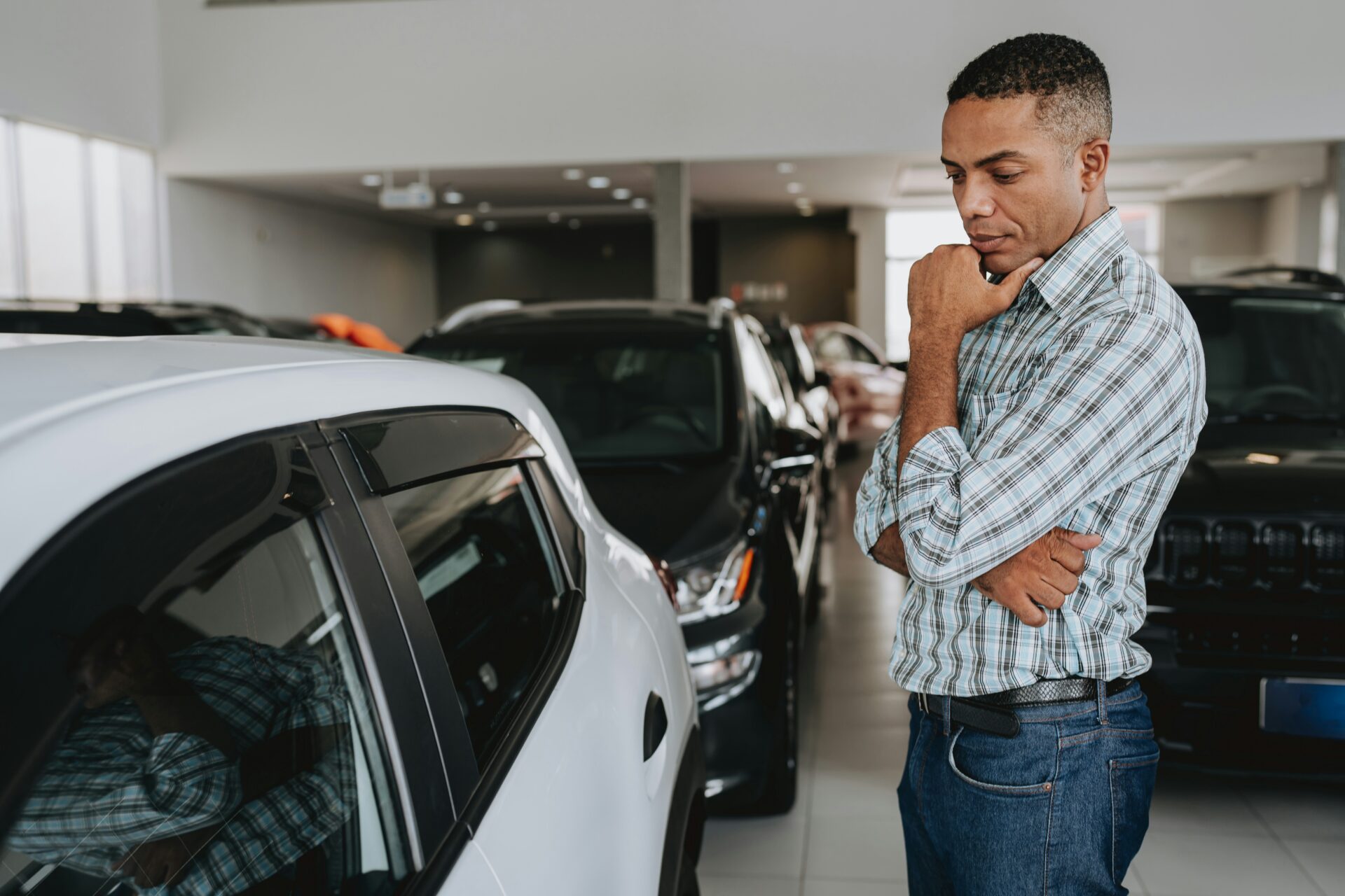U.S. average car price hits historic milestone, setting new record