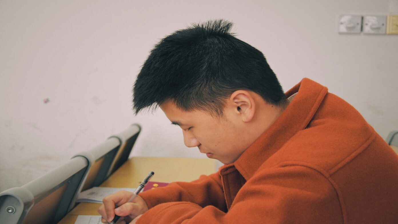 What are the best private lenders for refinancing student loans?