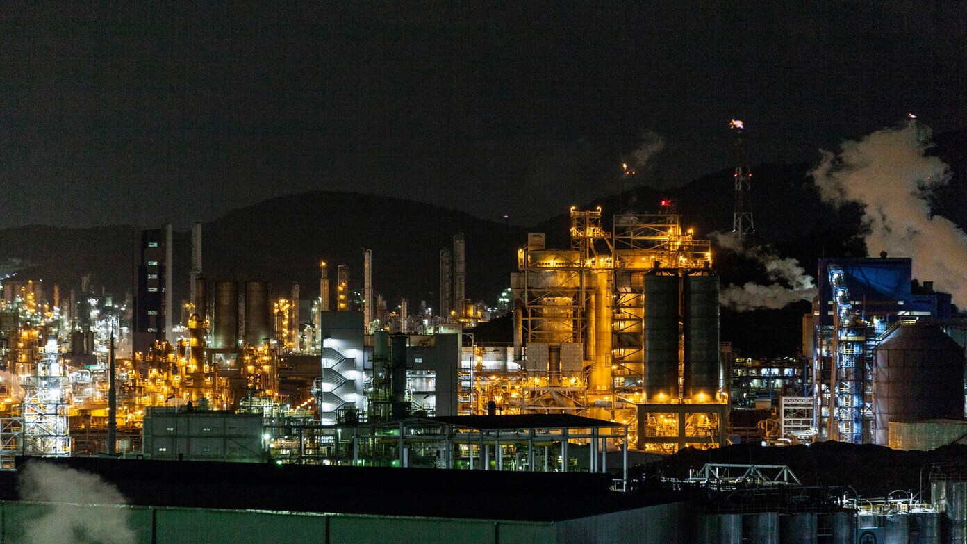 Raging fire erupts at Chevron refinery in California: what we know so far