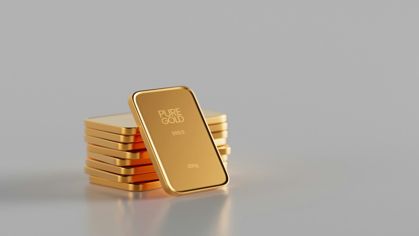  Gold hits record high – why the precious metal keeps climbing