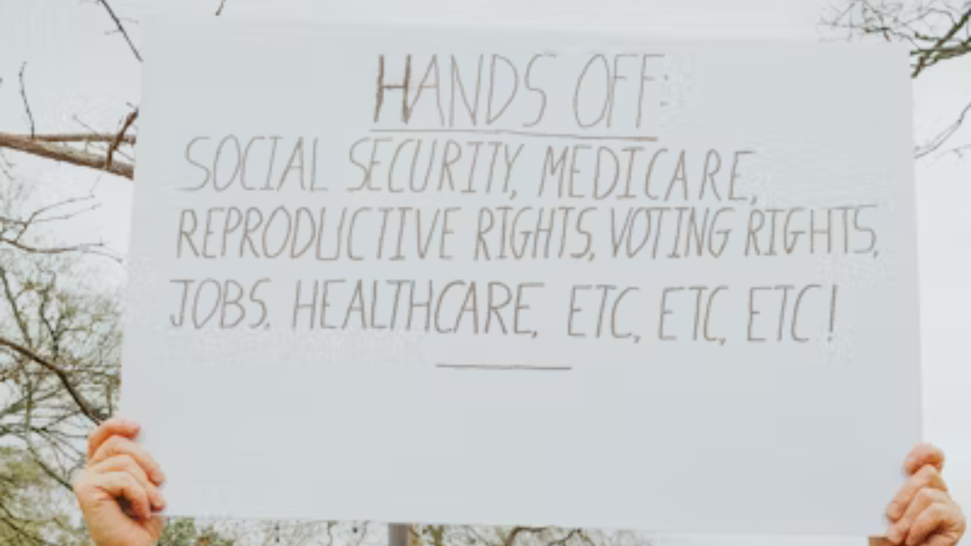 Social Security's warning to the more than 75 million Americans who receive a check: “This letter is completely false in every way