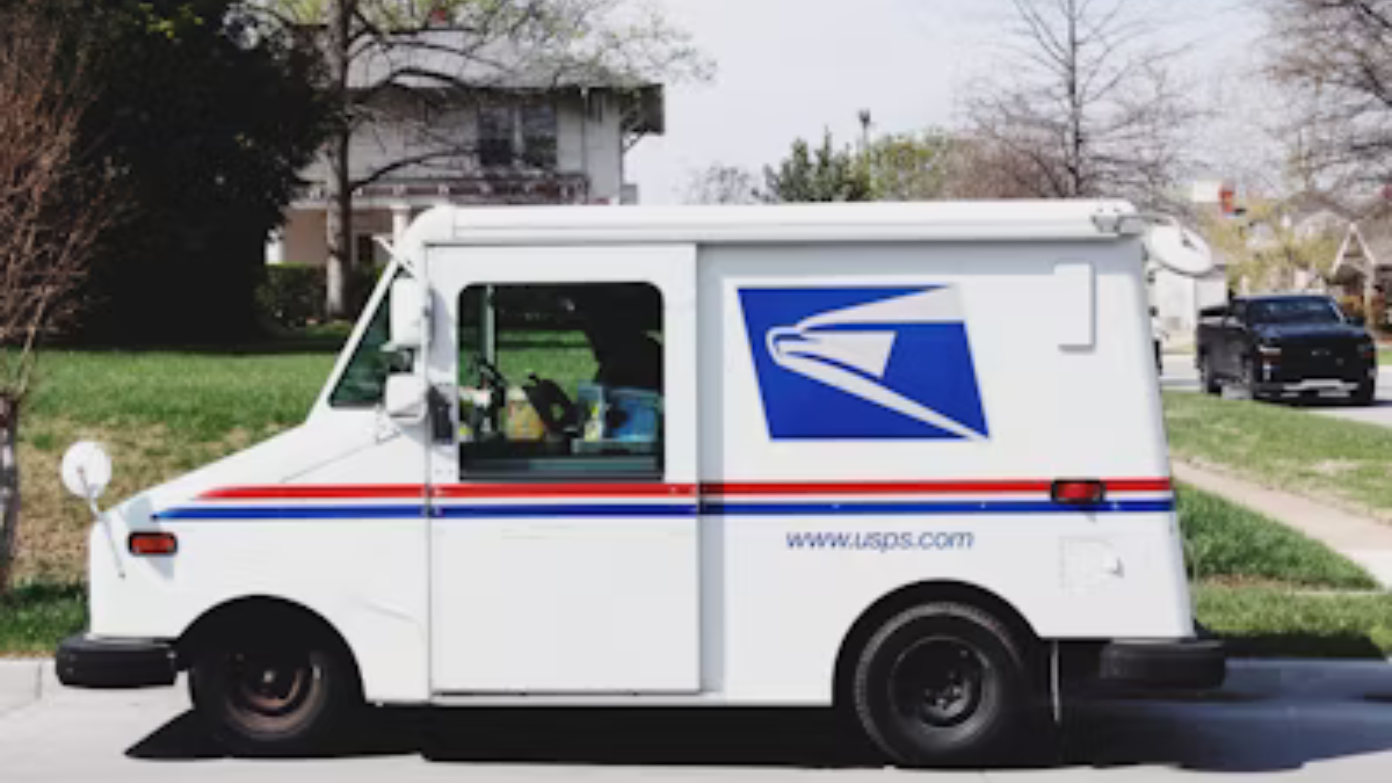 Bad news for Christmas gifts in the United States - These are the new prices that USPS will charge for packages, with increases of up to $16.00