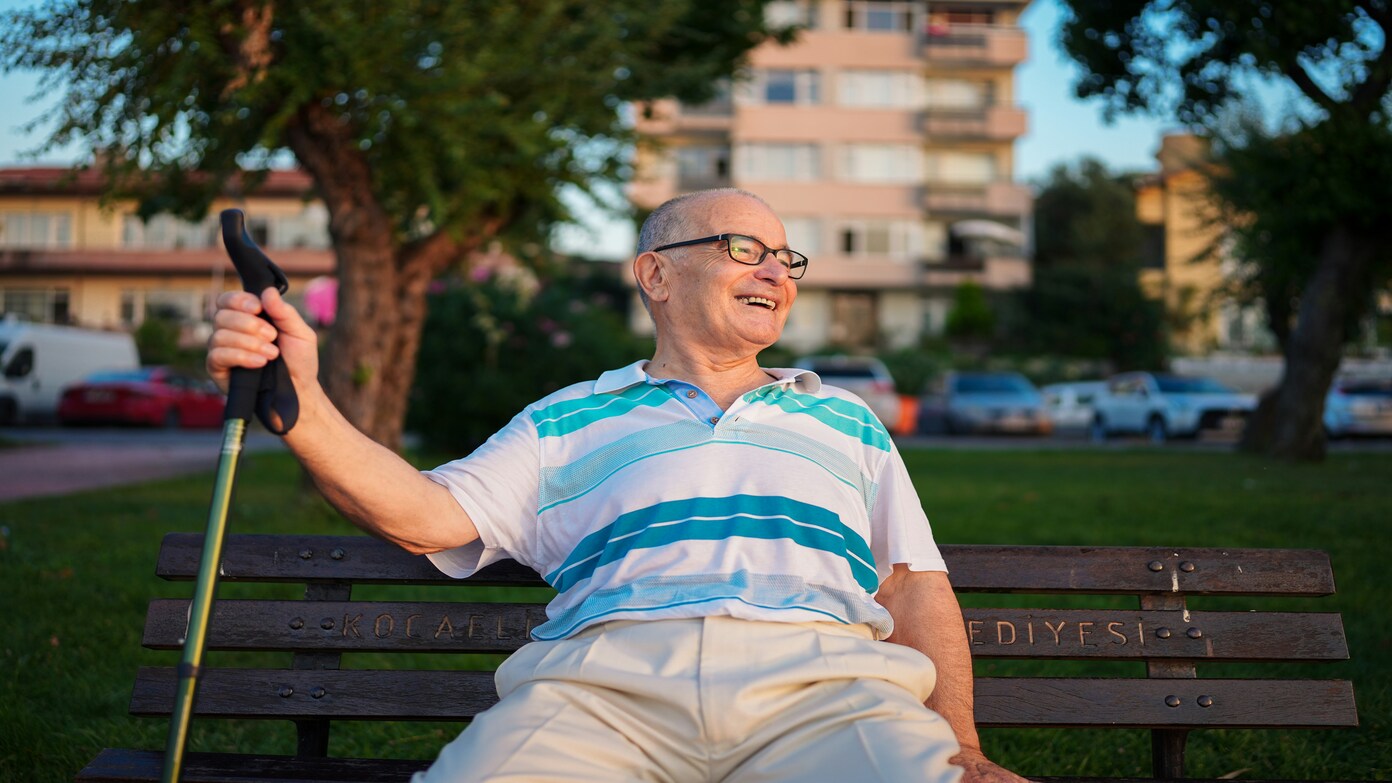 Five reasons why you should start cashing your Social Security checks at age 62